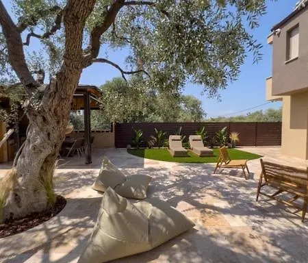 Nous Luxury Apartment