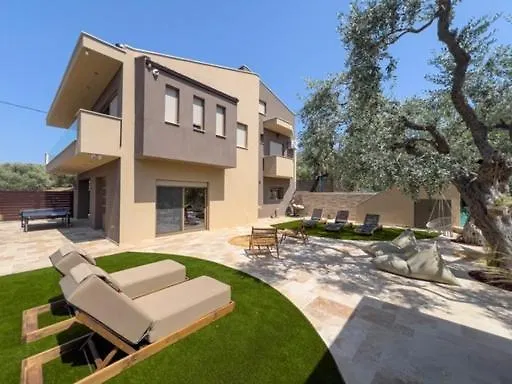 Nous Luxury * סקאלה סוטירוס